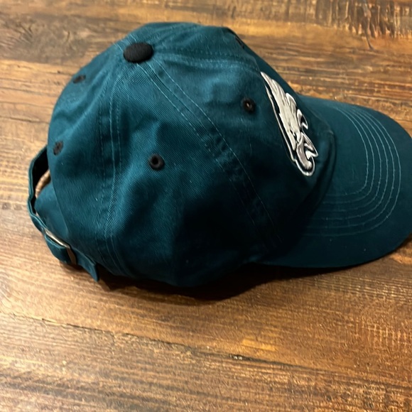 EUC Philadelphia Eagles NFL hat, cap - Picture 9 of 10